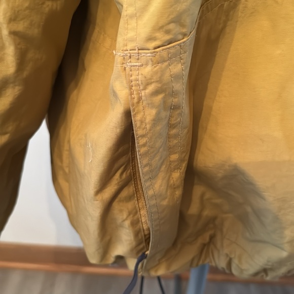 Cabelas men’s coat great condition!! Pre loved - Picture 3 of 9